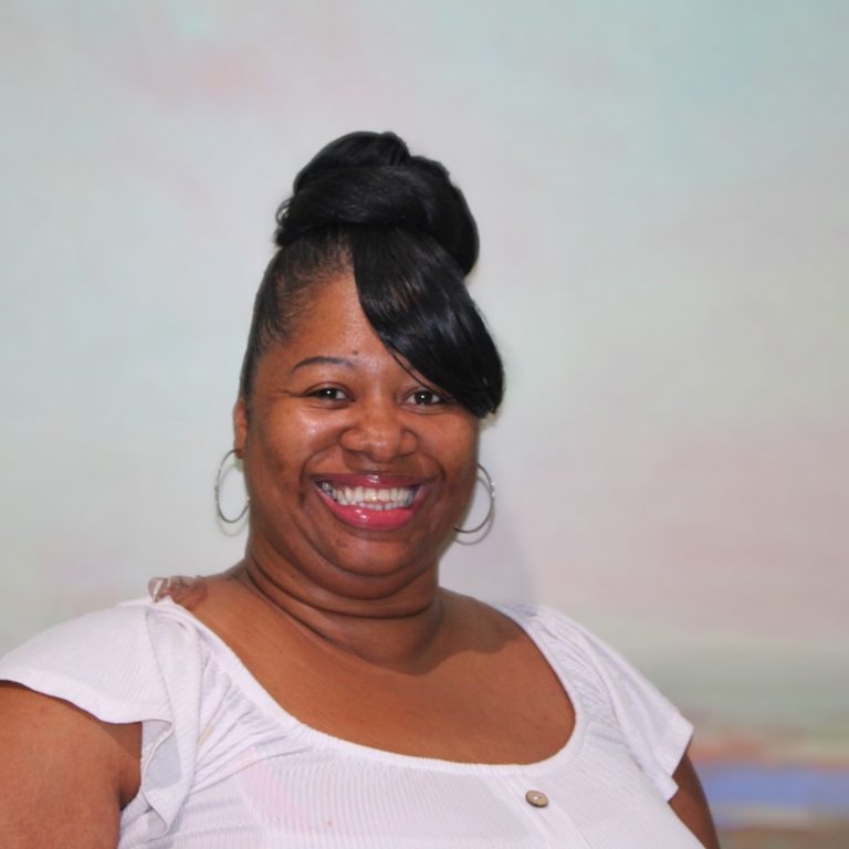lakeisha-green-housekeeping-supervisor-oakmont-guest-care-center-hurst-tx-nursing-home-rehab